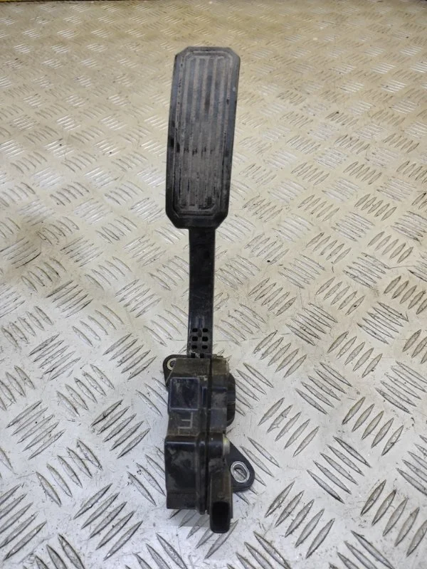 Педаль газа Toyota Rav 4 (Xa30) (2005-2014) 2008 7811042010 2.0 I 1AZFE