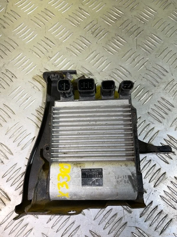 Блок управления форсунками Toyota Hilux (2005-2015) 2012 8987120080 ПИКАП 2.5 D 2KDFTV