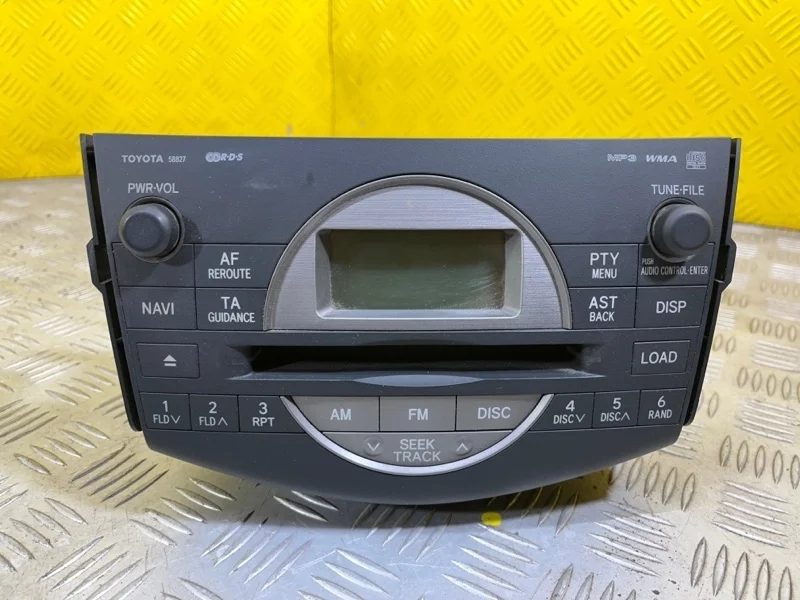 Магнитола Toyota Rav 4 (Xa30) (2005-2014) 2006 8612042220 2.2 D 2ADFTV