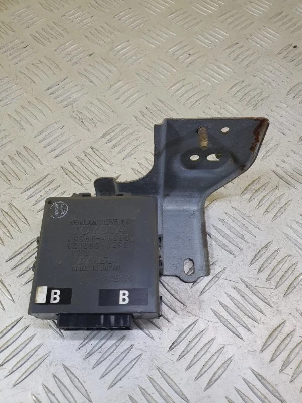 Блок управления светом Lexus Rx 330 (U3) Ii (2003-2006) 2004 8996048050 3.3 I 3MZFE