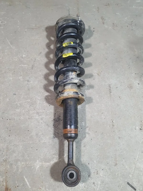 Амортизатор передний Toyota Land Cruiser Prado 150 (2009-2023) 2010 4851060260 4.0 I 1GRFE, правый