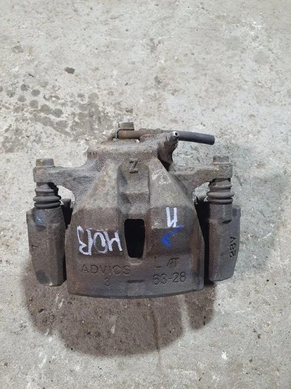 Суппорт передний левый Toyota Rav 4 (Xa30) (2005-2014) 2006 4775042090 2.2 D 2ADFTV