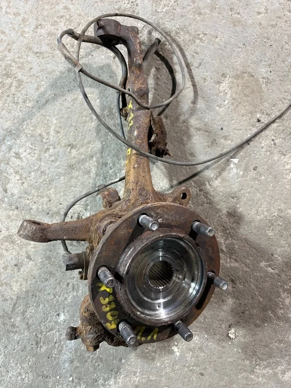 Кулак поворотный левый Toyota Hilux (2005-2015) 2012 432120K030 ПИКАП 2.5 D 2KDFTV