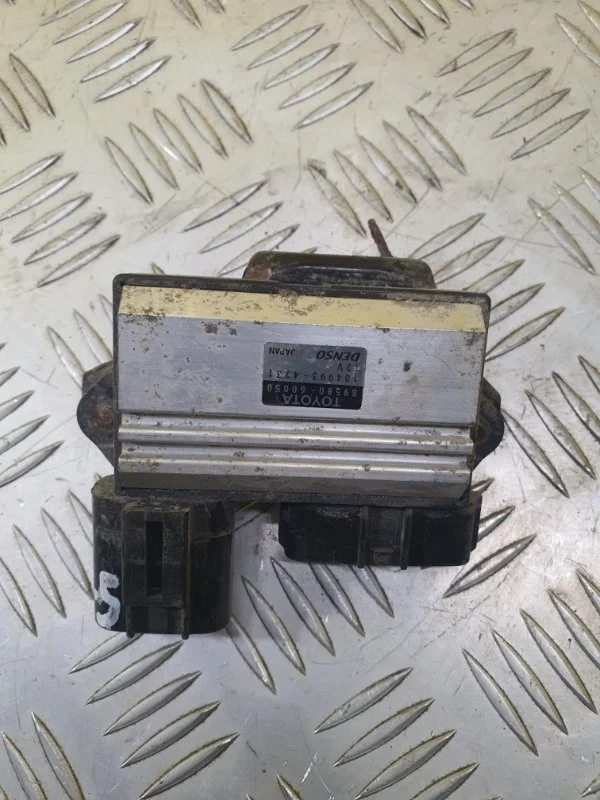 Блок управления форсунками Toyota Land Cruiser Prado 150 (2009-2023) 2012 8958060050 2.7 I 2TRFE