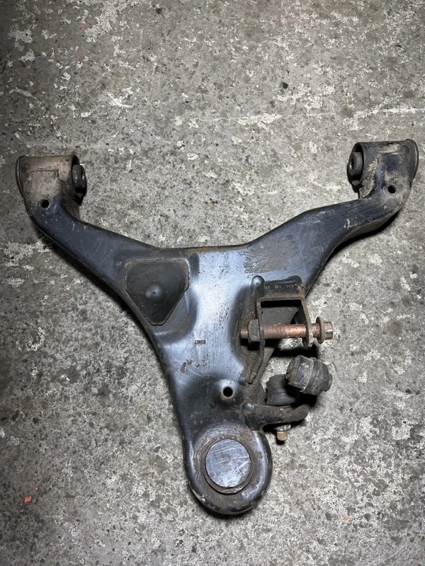 Рычаг передний нижний правый Nissan Navara (D40) 2004-2015 2007 54618EA010 ПИКАП 2.5 D YD25DDTI