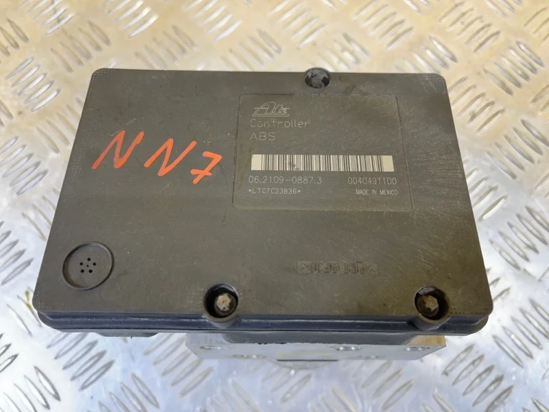 Блок ABS Nissan Navara (D40) 2004-2015 2007 47660EB33A ПИКАП 2.5 D YD25DDTI