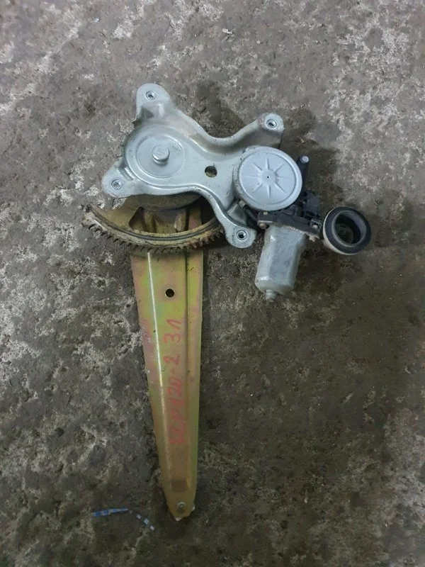 Стеклоподъемник задний левый Toyota Land Cruiser Prado 120 (2002-2009) 2004 6980435080 3.0 D 1KDFTV