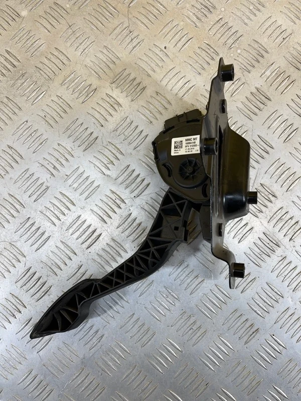 Педаль газа Mitsubishi L200 (2015-2022) 2019 1600A148 ПИКАП 2.4 D 4N15