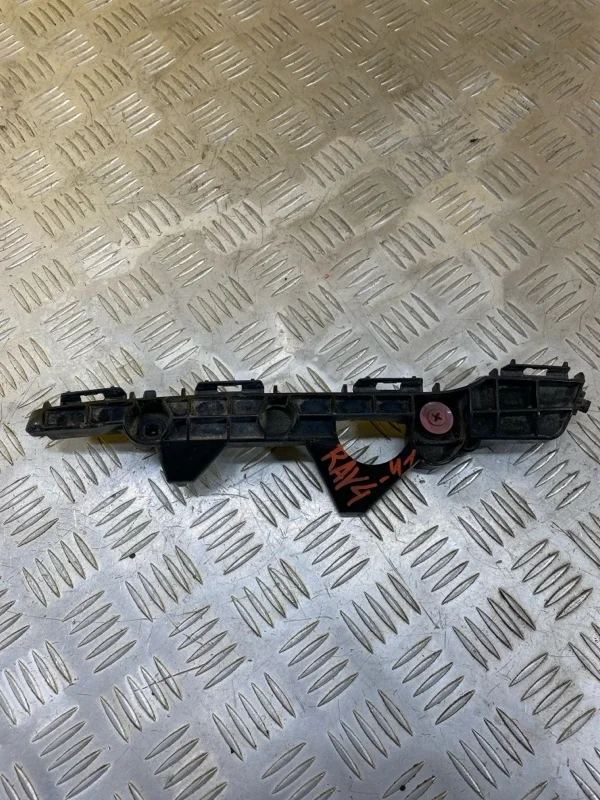 Крепление бампера заднего Toyota Rav 4 (Ca40) (2012-2019) 2014 5215542030 ВНЕДОРОЖНИК 2.2 D