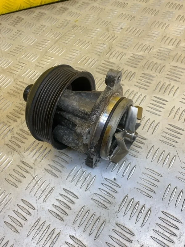 Насос водяной (помпа) Toyota Land Cruiser Prado 150 (2009-2023) 2019 1610019365 2.8 D 1GDFTV