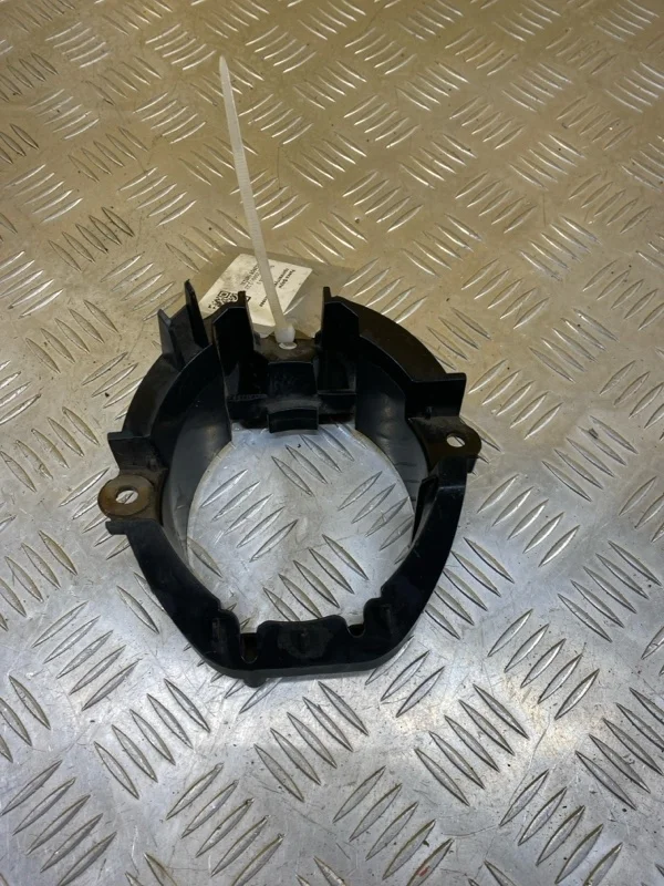 Крепление фары левой Toyota Rav 4 (Xa30) (2005-2014) 2006 5212642020 2.2 D 2ADFTV