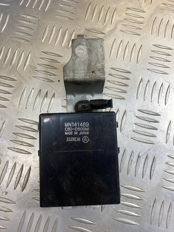 Блок управления стеклоподъемниками Mitsubishi L200 (2006-2015) 2008 MN141469 2.5 D 4D56