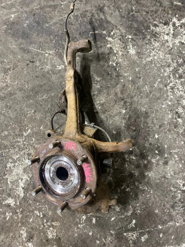 Кулак поворотный правый Toyota Hilux (2005-2015) 2011 432110K030 ПИКАП 2.5 D 2KDFTV