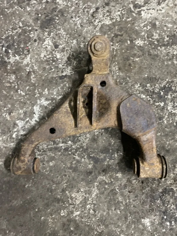 Рычаг передний нижний правый Toyota Hilux (2005-2015) 2011 480680K040 ПИКАП 2.5 D 2KDFTV