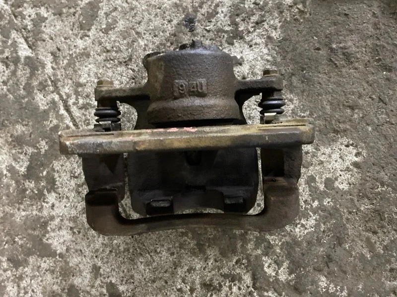 Суппорт передний левый Toyota Rav 4 (Xa30) (2005-2014) 2009 4775042090 2.0 I 3ZRFAE