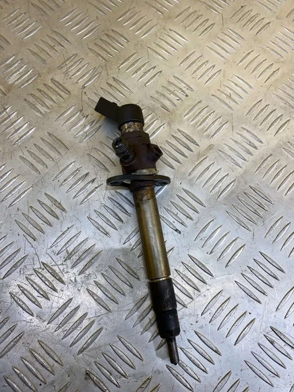 Форсунка дизельная электрическая Land Rover Range Rover Sport I 2005-2013 2008 LR002473 3.6 D V8 32V DOHC EF V8