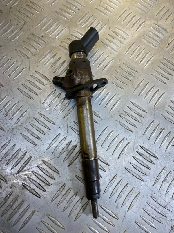 Форсунка дизельная электрическая Land Rover Range Rover Sport I 2005-2013 2008 LR002473 3.6 D V8 32V DOHC EF V8