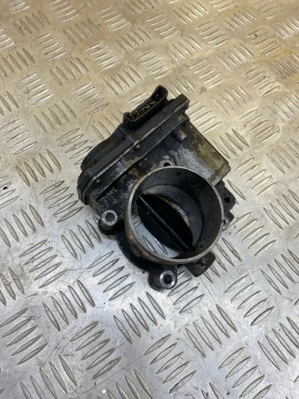 Заслонка дроссельная электрическая Mitsubishi L200 (2006-2015) 2006 1450A033 ПИКАП 2.5 D 4D56