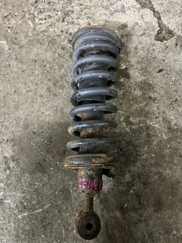 Амортизатор передний правый Nissan Pathfinder (R51M) 2004-2013 2007 56100EB31E ВНЕДОРОЖНИК 2.5 D YD25