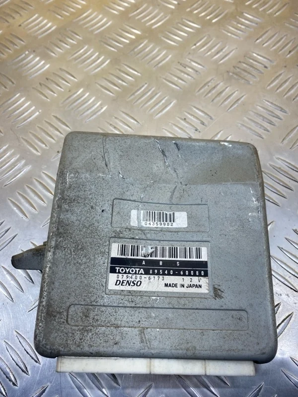 Блок управления ABS Toyota Land Cruiser (100) 1998-2007 2000 8954060080 4.2 D 1HDFTE