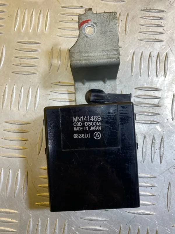 Блок управления стеклоподъемниками Mitsubishi L200 (2006-2015) 2010 MN141469