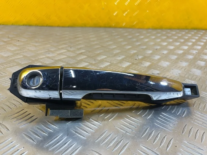 Ручка двери наружная передняя левая Mitsubishi L200 (2006-2015) 2007 5716A032 2.5 D 4D56