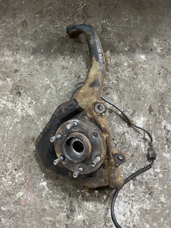 Кулак поворотный левый Nissan Navara (D40) 2004-2015 2013 400155X00C ПИКАП 2.5 D YD25DDTI