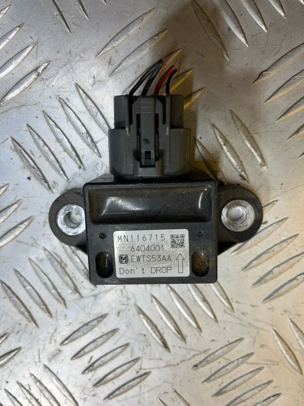 Датчик курсовой устойчивости Mitsubishi L200 (2006-2015) 2007 MN116715 2.5 D 4D56