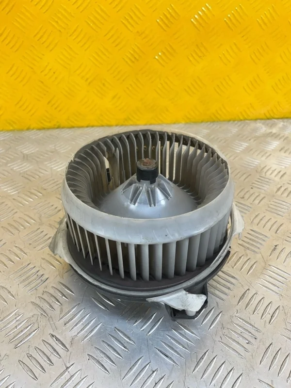 Моторчик печки Toyota Land Cruiser Prado 150 (2009-2023) 2012 8710360400 ВНЕДОРОЖНИК 3.0 D 1KDFTV