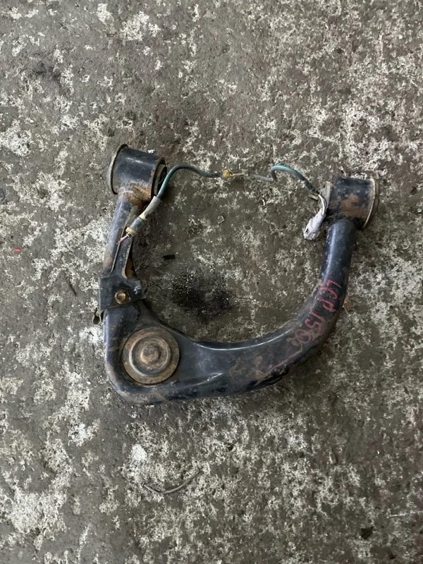 Рычаг передний правый Toyota Land Cruiser Prado 150 (2009-2023) 2012 4861060070 ВНЕДОРОЖНИК 3.0 D 1KDFTV