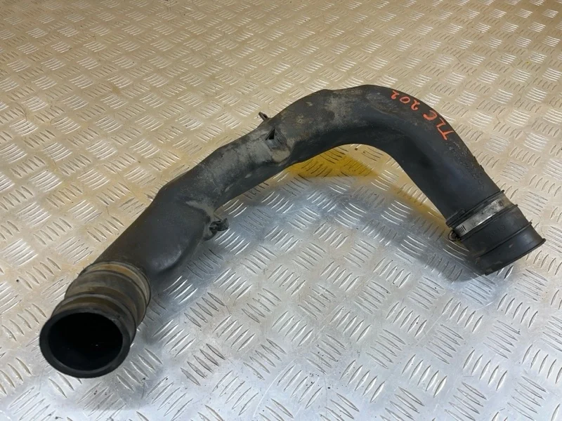 Патрубок интеркулера Toyota Land Cruiser 200 (2008-2021) 2008 1789051010 ВНЕДОРОЖНИК 4.5 D 1VDFTV