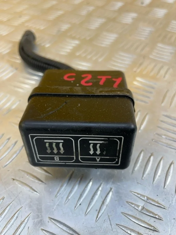 Реле Mitsubishi L200 (2006-2015) 2012 MR301978 2.5 D 4D56