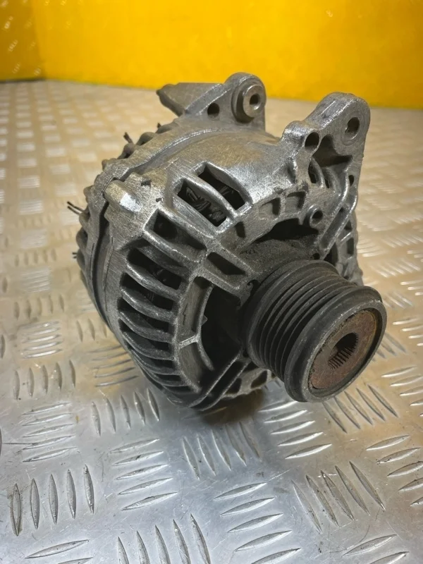 Генератор Volkswagen Amarok (2010-2016) 2010 03L903023P ПИКАП 2.0 D CDCA