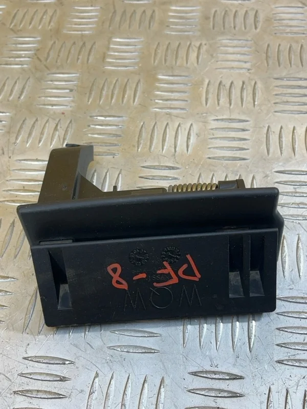 Ручка открывания багажника Nissan Pathfinder (R51M) 2004-2013 2005 90606EA500 ВНЕДОРОЖНИК 2.5 D YD25