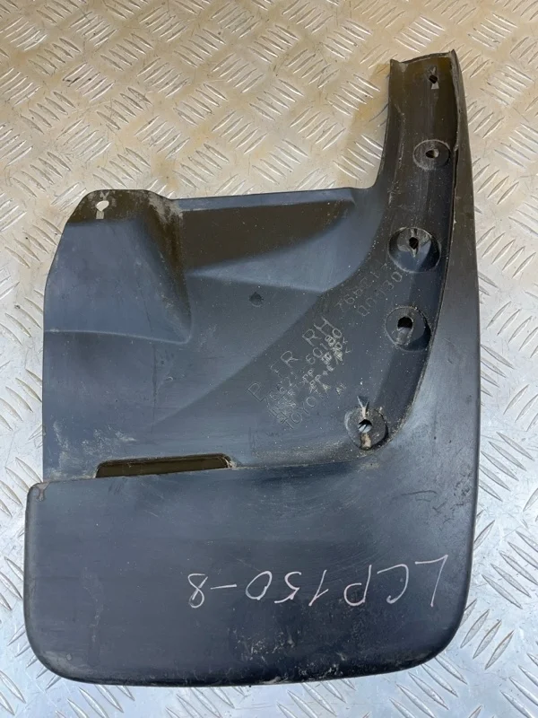 Брызговик передний правый Toyota Land Cruiser Prado 150 (2009-2023) 2014 7662160180 ВНЕДОРОЖНИК 3.0 D 1KDFTV
