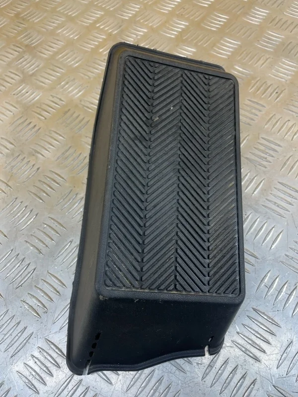 Опорная площадка для ноги Toyota Land Cruiser Prado 150 (2009-2023) 2014 5819060150 ВНЕДОРОЖНИК 3.0 D 1KDFTV