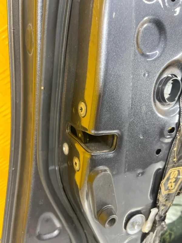 Замок двери передней левой Toyota Land Cruiser 200 (2008-2021) 2008 6904053100 ВНЕДОРОЖНИК 4.5 D 1VDFTV