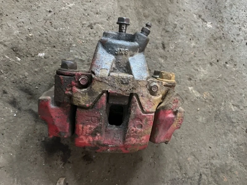 Суппорт задний правый Toyota Land Cruiser 200 (2008-2021) 2008 4783060080 ВНЕДОРОЖНИК 4.5 D 1VDFTV