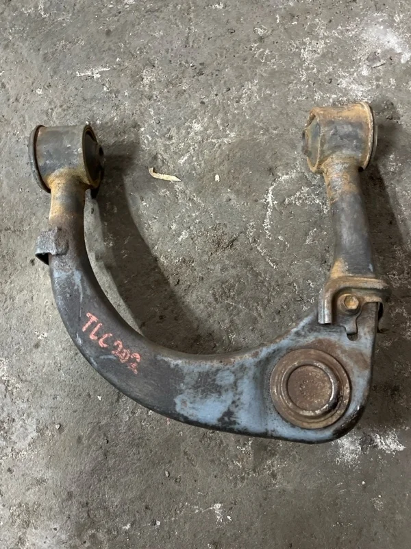 Рычаг передний левый Toyota Land Cruiser 200 (2008-2021) 2008 4863060030 ВНЕДОРОЖНИК 4.5 D 1VDFTV