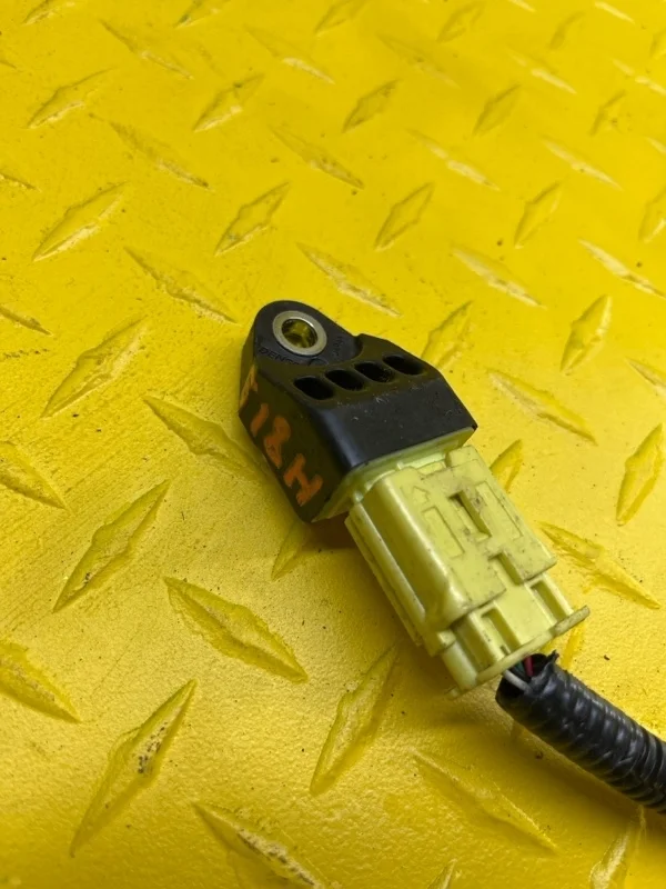 Датчик удара Toyota Rav 4 (Xa30) (2005-2014) 2006 8983142010 2.0 I 1AZFE