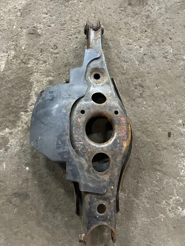 Рычаг задний нижний левый Toyota Rav 4 (Xa30) (2005-2014) 2009 4874042010 2.0 I 3ZRFAE