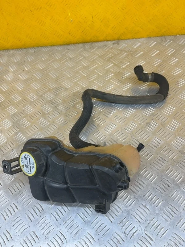 Бачок расширительный Land Rover Freelander Ii (2006-2014) 2008 LR004080 ПИКАП 2.2 D 224DT