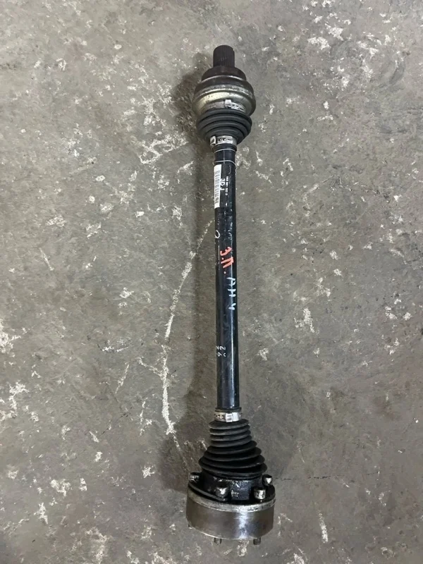 Полуось задняя (приводной вал, ШРУС) Volkswagen Tiguan (2007-2011) 2010 1K0501203D 2.0 D, правый