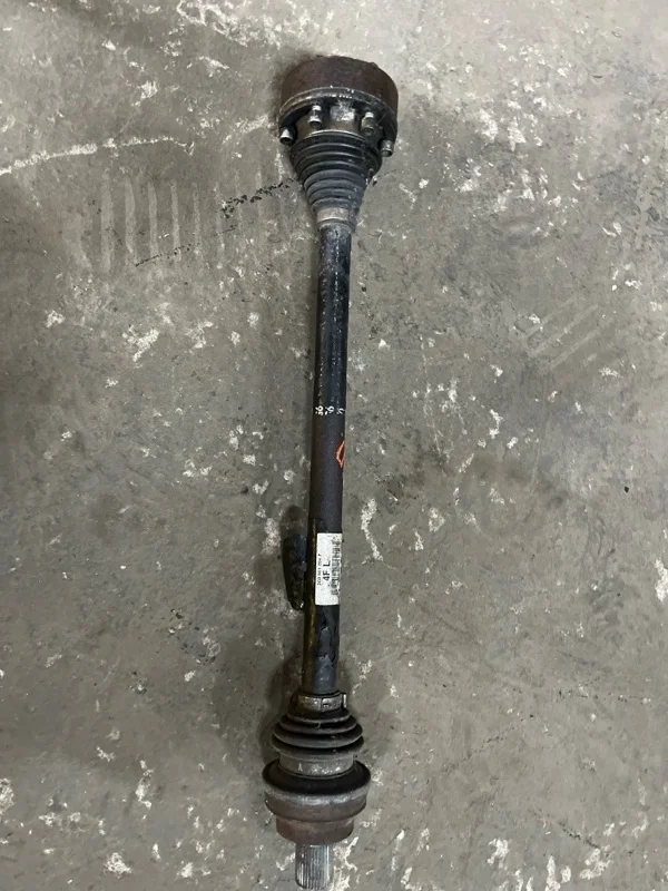 Полуось задняя (приводной вал, ШРУС) Volkswagen Beetle (A5) 2011> 2012 3C0501204F 2.0 I, правый