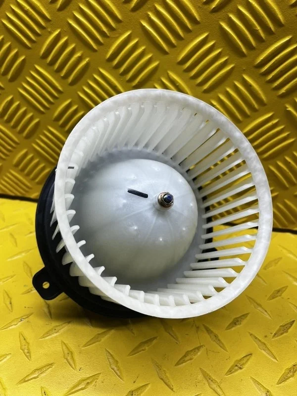 Моторчик печки Mitsubishi L200 (2015-2022) 2018 7802A312