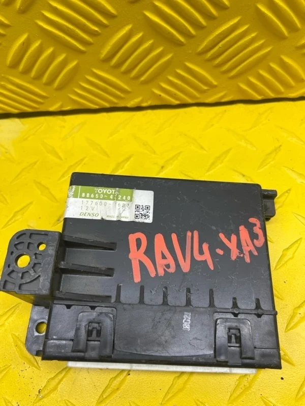 Блок управления печки/климат-контроля Toyota Rav 4 (Xa30) (2005-2014) 2010 8865042240