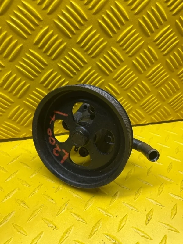 Насос гидроусилителя руля Mitsubishi L200 (2006-2015) 2010 MR992871