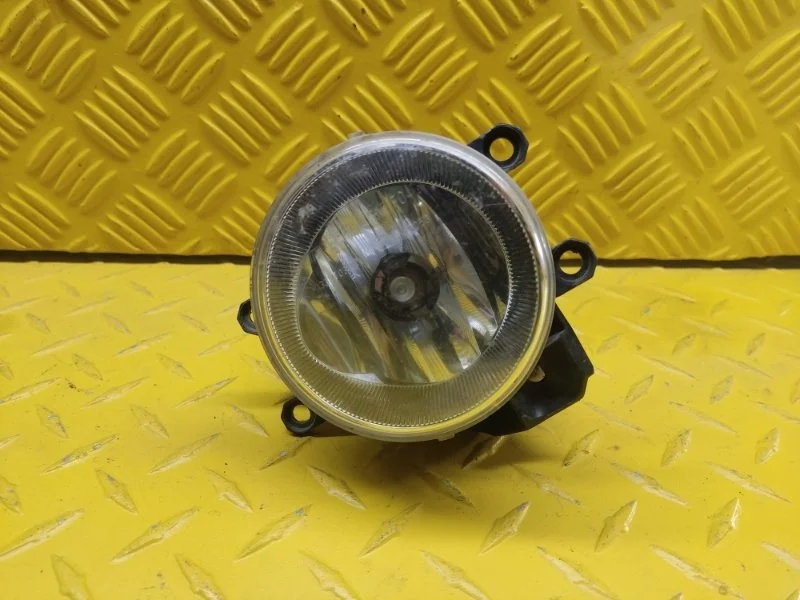 Фара противотуманная правая Toyota Land Cruiser Prado 150 (2009-2023) 2014 8121048051 3.0 D 1KDFTV