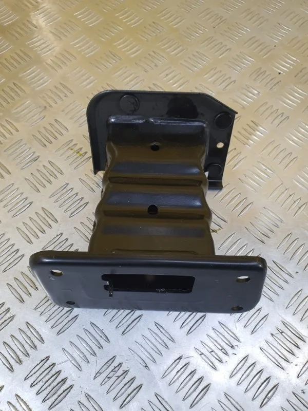 Кронштейн усилителя переднего бампера левый Nissan Qashqai (J11) 2013-2019 2016 F22154EAMA