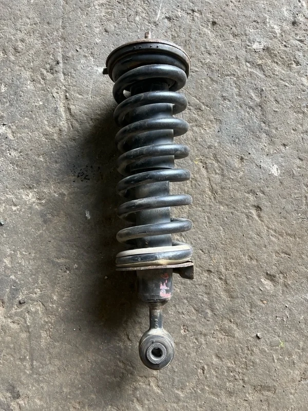 Амортизатор передний правый Nissan Pathfinder (R51M) 2004-2013 2007 56100EB31E ВНЕДОРОЖНИК 2.5 D YD25DDTI